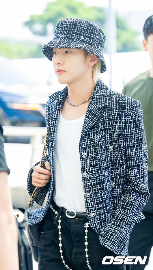[사진]NCT 드림 런쥔,'화보같은 출국길' : 네이트 연예