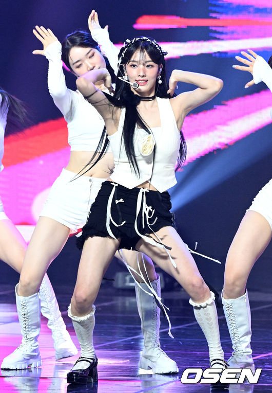 [사진]지니,'화려한 솔로 무대' : 네이트 연예