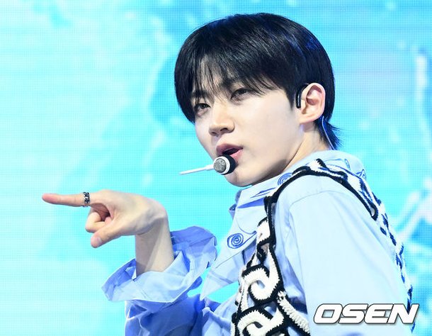 [사진]템페스트 형섭,'매력 폭발 퍼포먼스' : 네이트 연예