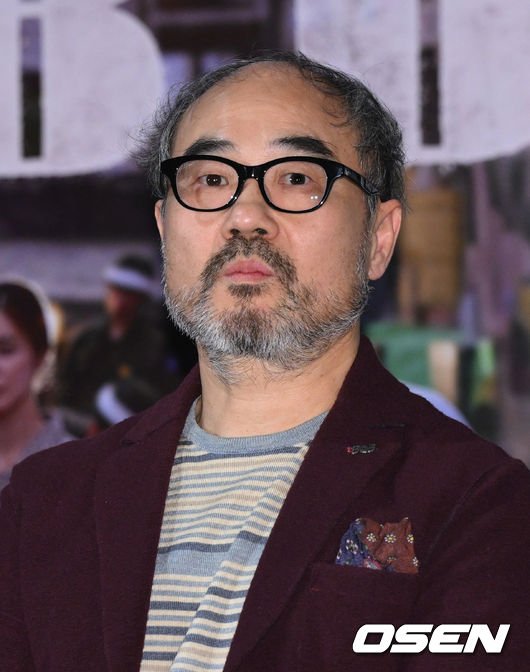 강신일 2024 영화 행사 얼굴 표정 클로즈업