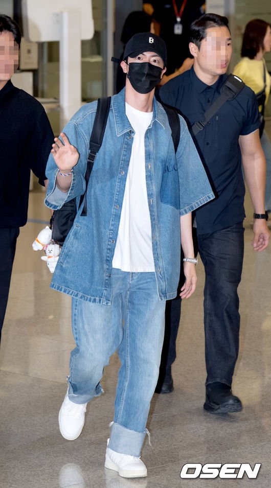 [사진]BTS 진,'반갑게 인사' | 아이돌24시 : 네이트 연예