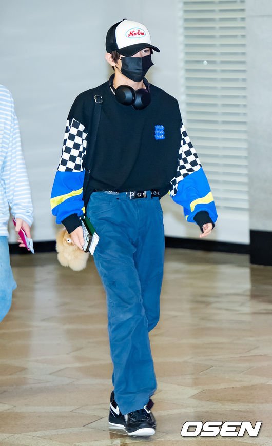 [사진]NCT 위시 료,'눈만 살짝' : 네이트 연예
