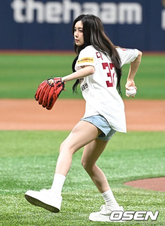 [사진]케플러 다연,'남다른 자세' : 네이트 연예