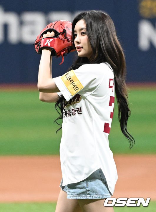 [사진]케플러 다연,'미모 뽐내며' : 네이트 연예