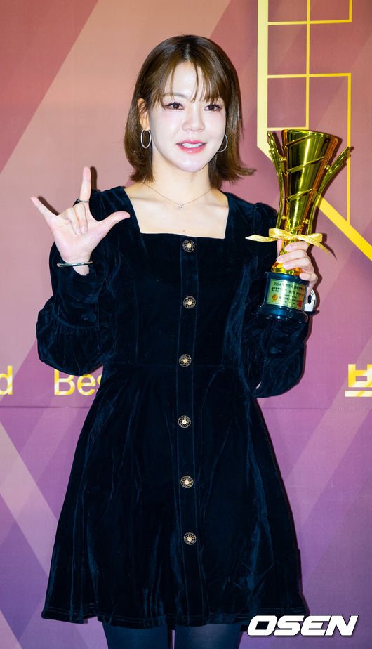 [사진]후지모토 사오리,'깜찍한 포즈' : 네이트 연예