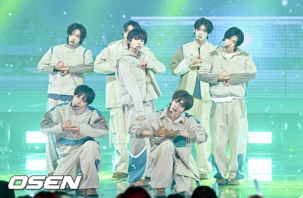 [사진]킥플립,'JYJ 사단의 풋풋훈 신인 보이그룹' : 네이트 연예