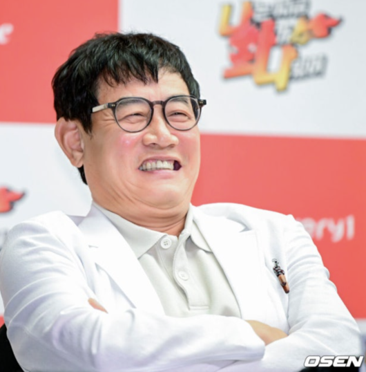 마이턴 예능 제작발표회에 참석한 이경규
