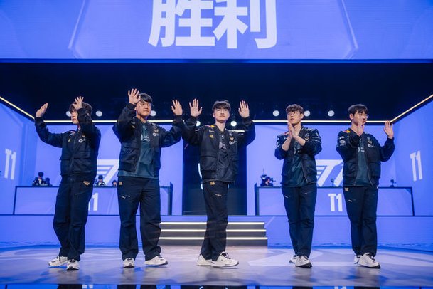 [롤드컵] T1, LTA 1번 시드 FLY 꺾고 스위스 스테이지 순항 시작 : 네이트 스포츠