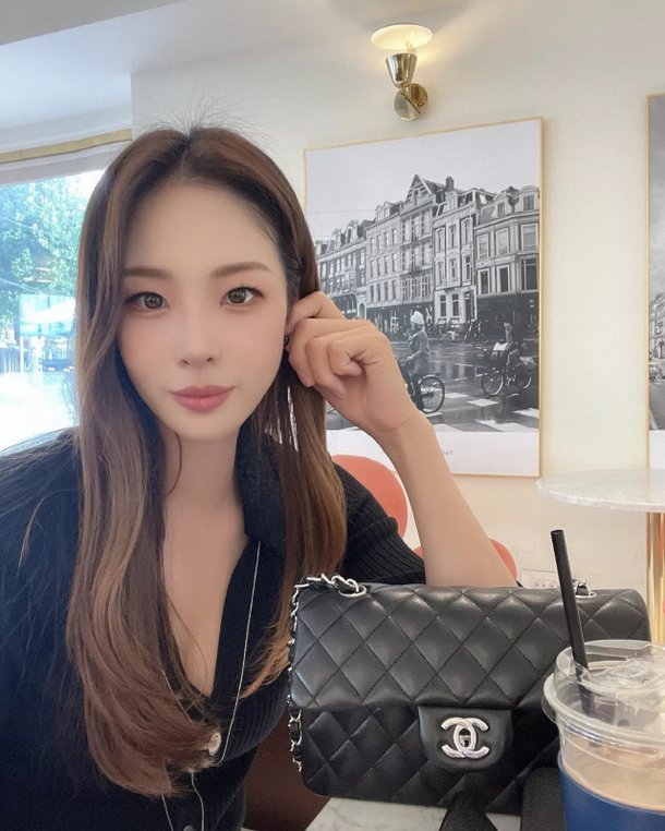 &amp;quot;C사 명품백 자랑하고 싶었나&amp;quot;…&amp;#39;7kg 감량&amp;#39; 신수지, &amp;#39;천만원 넘는&amp;#39; 명품백 사랑 : 네이트 스포츠