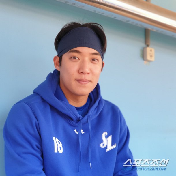 "힘 떨어진 것 아니다. 바닥에서 끌어올려 주신 분" WBC '혹사논란'에 대처하는 청년에이스의 자세 : 네이트 스포츠 "힘 떨어진 것 아니다. 바닥에서 끌어올려 주신 분" WBC '혹사논란'에 대처하는 청년에이스의 자세 : 네이트 스포츠