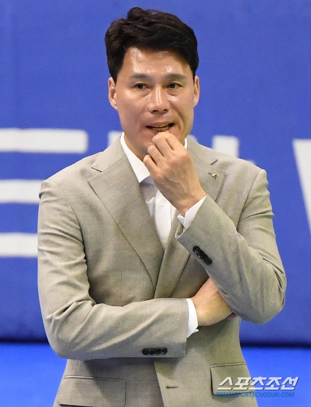 &amp;#39;벼랑 끝&amp;#39; 현대건설 강성형 감독 &amp;quot;졸전, 모두 분발해야&amp;quot;[수원 패장] : 네이트 스포츠