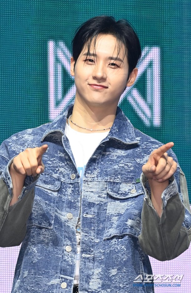 [포토] 신우, 매력미소 : 네이트 연예