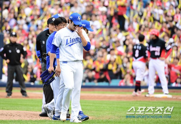 [포토] 원태인 '3회 주자 남기고 조기 강판' : 네이트 스포츠