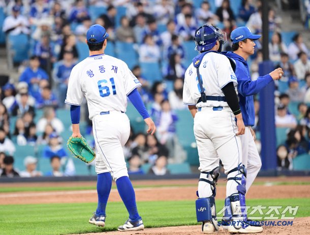 [포토] 황동재 '3회 조기 강판' : 네이트 스포츠