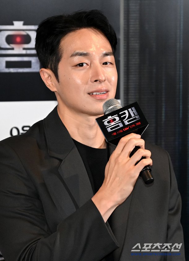 [포토] 권혁, '홈캠'으로 인사드립니다 : 네이트 연예