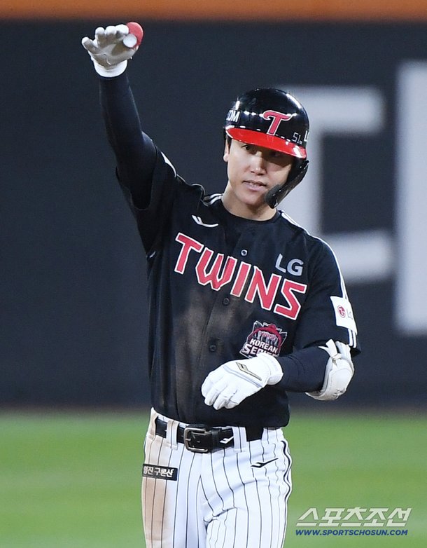 '이게 LG의 원팀 마인드' 보너스가 줄어드는데 기꺼이 1명 추가라니. '씬스틸러'가 밝힌 보너스 A등급 승격 이유 : 네이트 스포츠