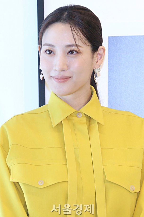 수현, 노란색으로 상큼하게 [SE★포토] : 네이트 연예