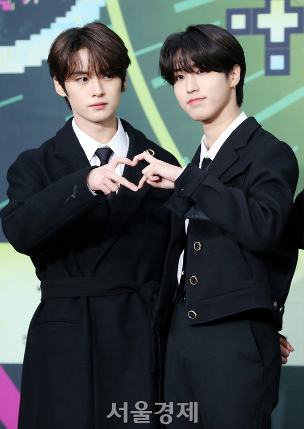 스트레이키즈 리노·한, 스테이 사랑해~ [SE★포토] : 네이트 연예