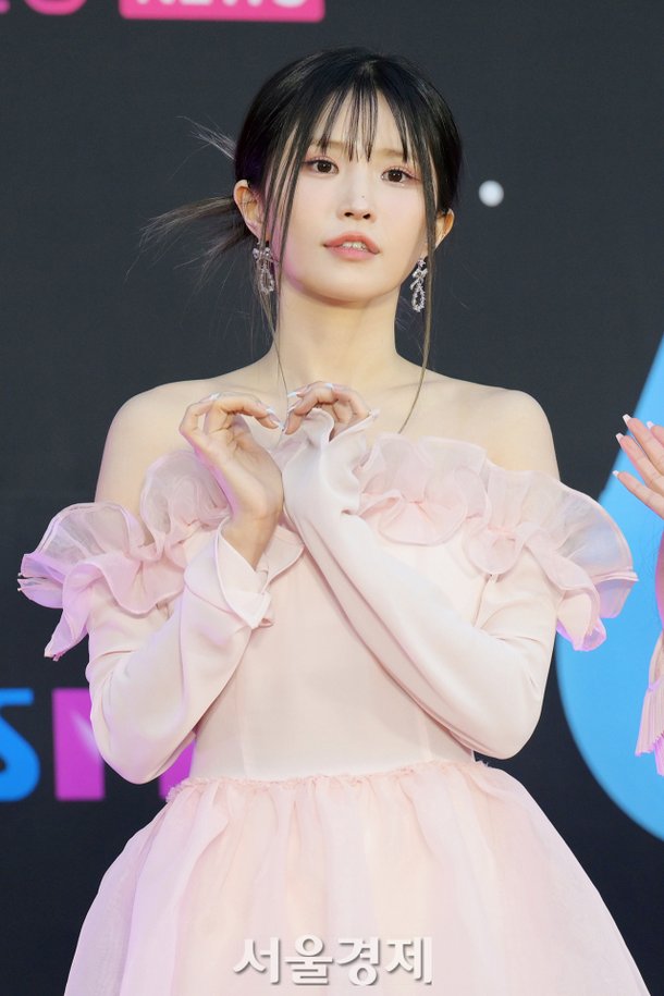 프로미스나인 송하영, 우아해 [SE★포토] : 네이트 연예