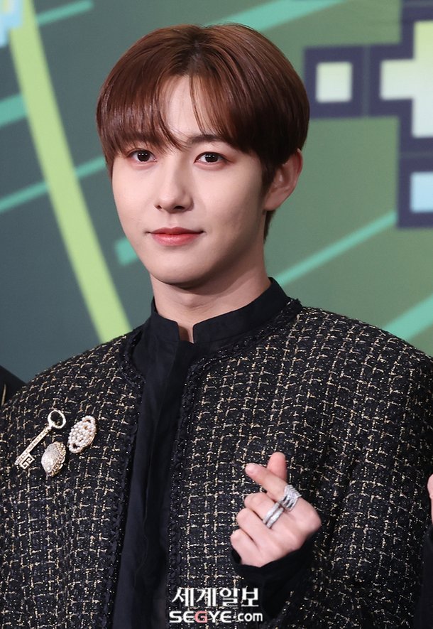 [포토] NCT 드림 런쥔 '매력적인 눈빛' : 네이트 연예