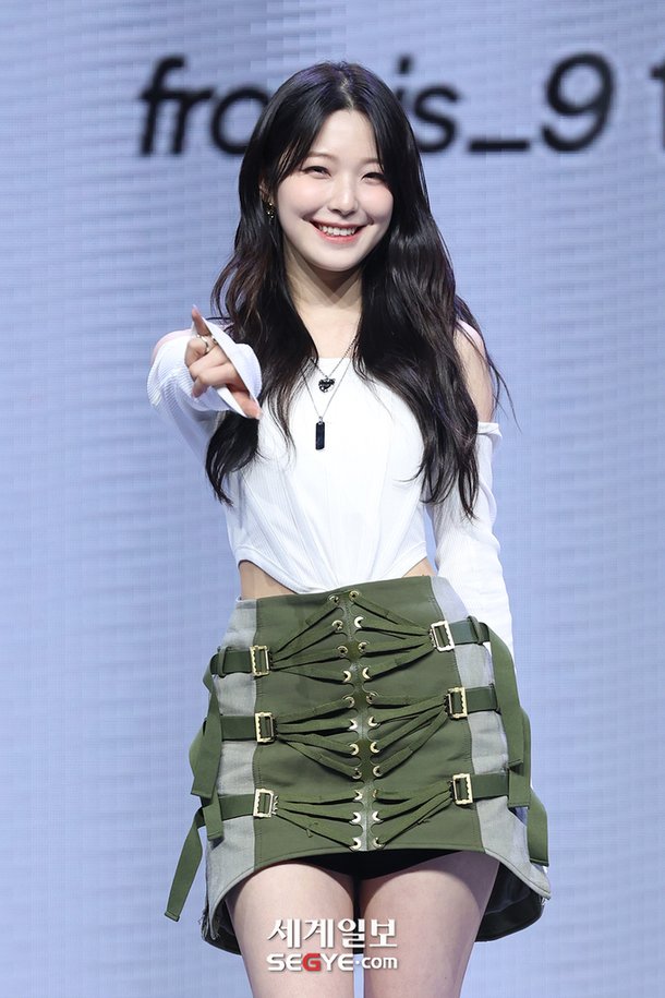 [포토] 프로미스나인 백지헌 '사랑스러운 막내' : 네이트 연예