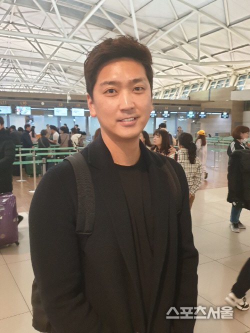 다시 줄무늬 유니폼 입은 심수창, 8년 전 LG와 차이점은? : 네이트 스포츠