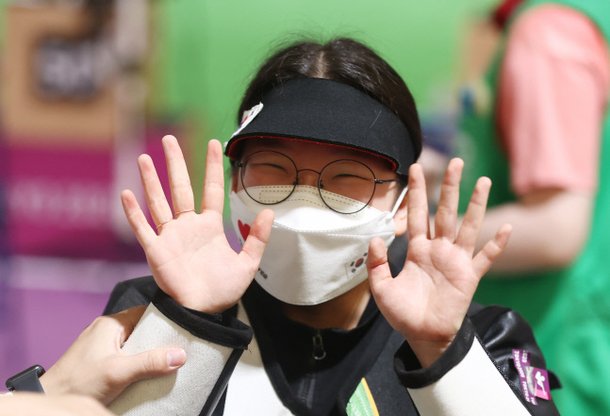 21년 만에 女공기소총 메달 향해…박희문·권은지, 나란히 결선행 [도쿄 SS현장] : 네이트 스포츠