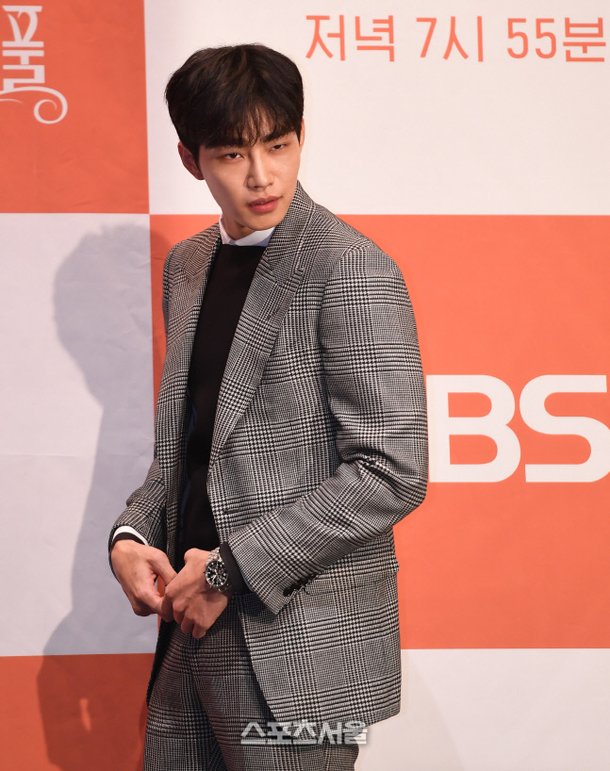 '월수금화목토' 김재영 
