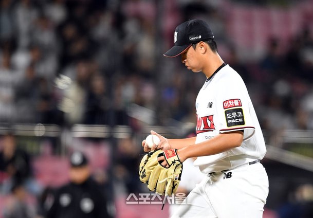 [포토]KT 강건, 아쉬운 첫 실점 : 네이트 뉴스