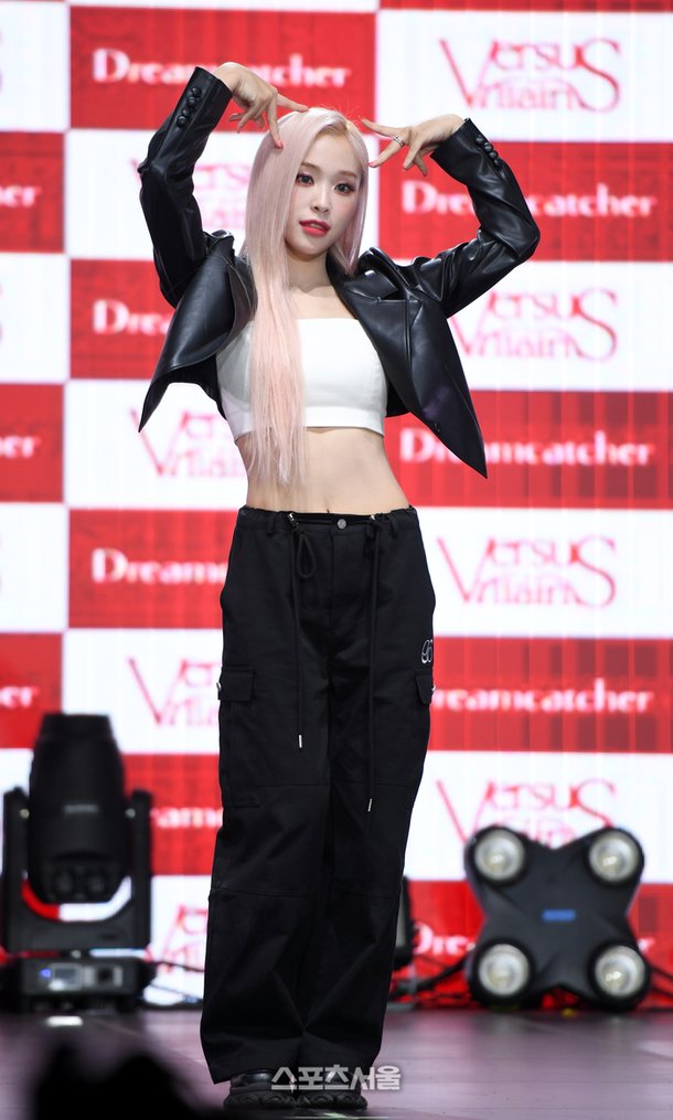 [포토] 드림캐쳐 가현 '매력 넘치는 깜찍 포즈' : 네이트 뉴스