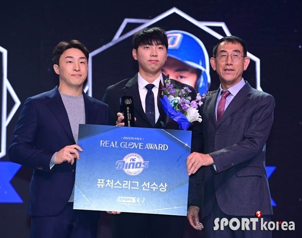 최우재, 훈련으로 불참한 동료들 대표해서 : 네이트 스포츠