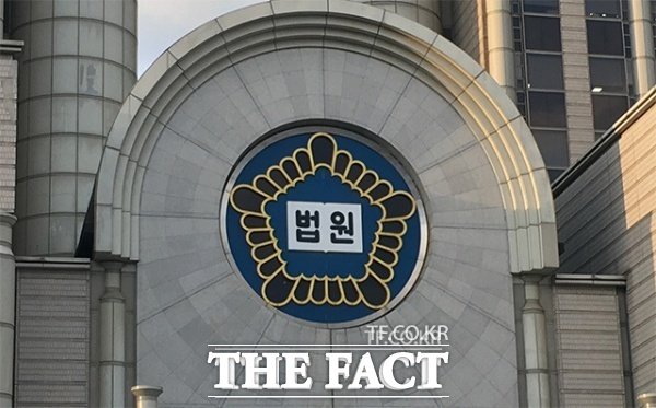 '쯔양 협박 혐의' 여성 2명 구속영장 기각…