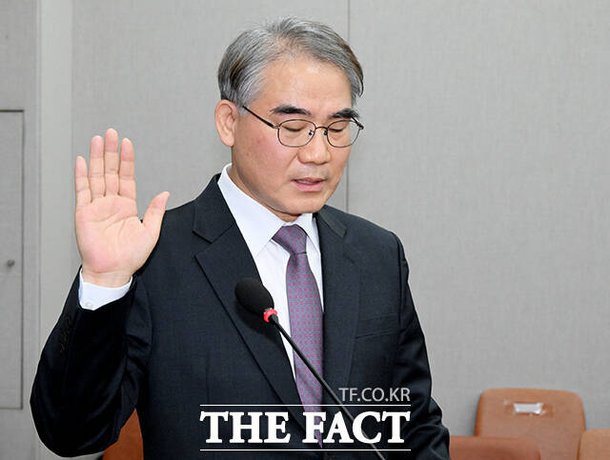 조한창 
