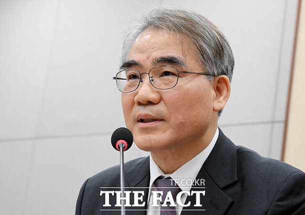 조한창 