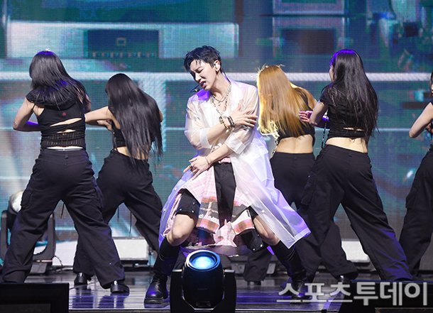 [ST포토] NCT 텐 '빈틈 없는 솔로 무대' : 네이트 연예
