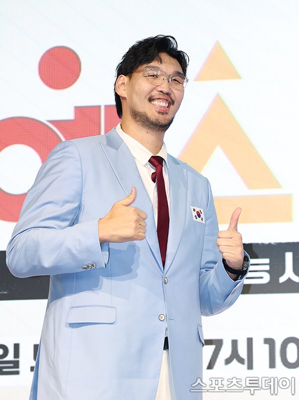 [ST포토] 하승진, 웃음 가득 : 네이트 연예