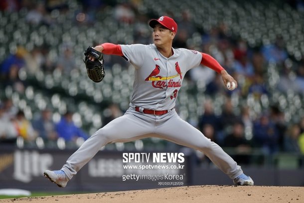 [이현우의 MLB+] 상대 타자 배트 부러뜨리는 김광현 '내추럴 커터'의 위력 : 네이트 스포츠
