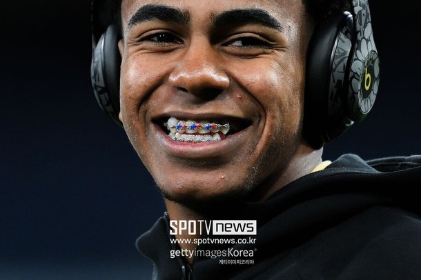 &amp;quot;인종차별? 신경 안 써요&amp;quot; 13골 16도움 역대급 미친 재능, 실력뿐만 아니라 마음가짐도 &amp;#39;최고&amp;#39; : 네이트 스포츠