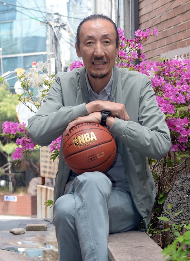 [레전드의 인생 후반전] 농구도 나눔도 진심…'키다리 아저씨' 한기범의 바람, 