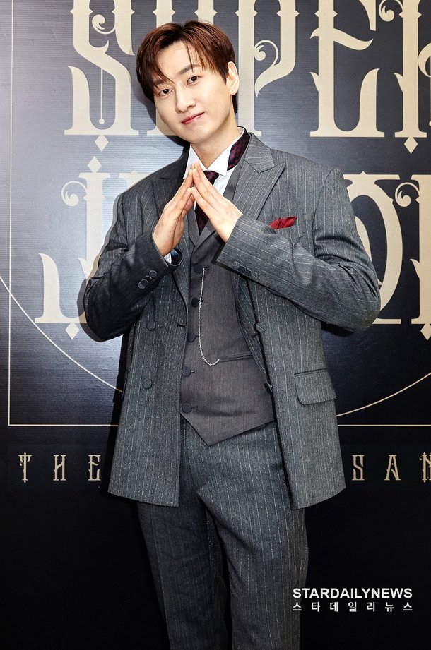 [S포토] 슈퍼주니어(SUPER JUNIOR) 은혁, '선 넘어 산' : 네이트 연예