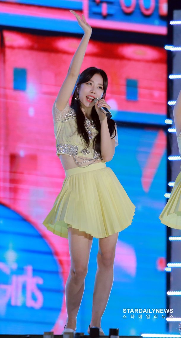 [S포토] 브레이브걸스 은지, '왕눈좌가 노래한다' (2021 드림콘서트) : 네이트 연예
