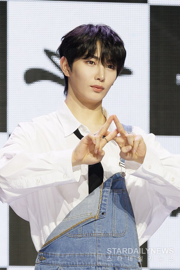 [S포토] 아크 지우, '눈부신 비주얼~' (쇼케이스) : 네이트 연예