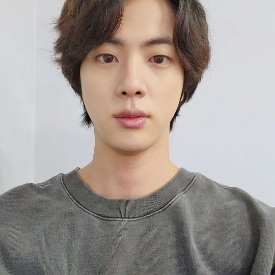 방탄소년단 진, 잘생김 가득 셀카…제이홉 