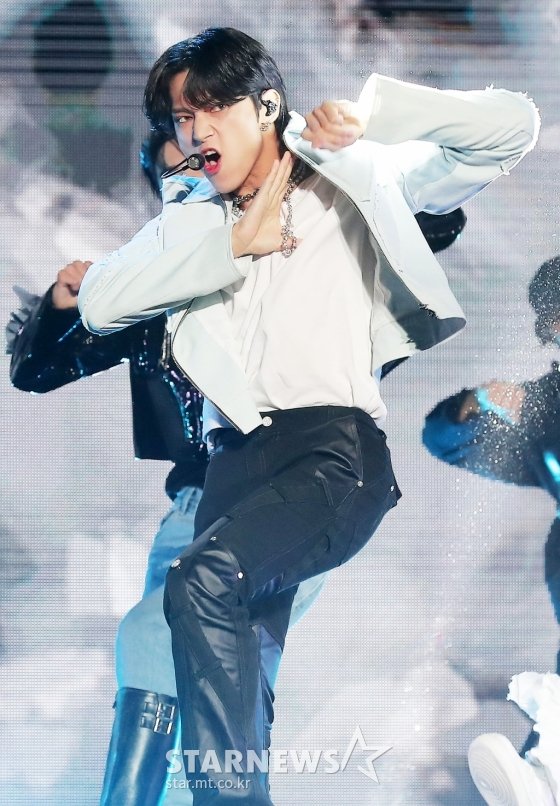 우영 '압도하는 표정'[★포토] : 네이트 연예