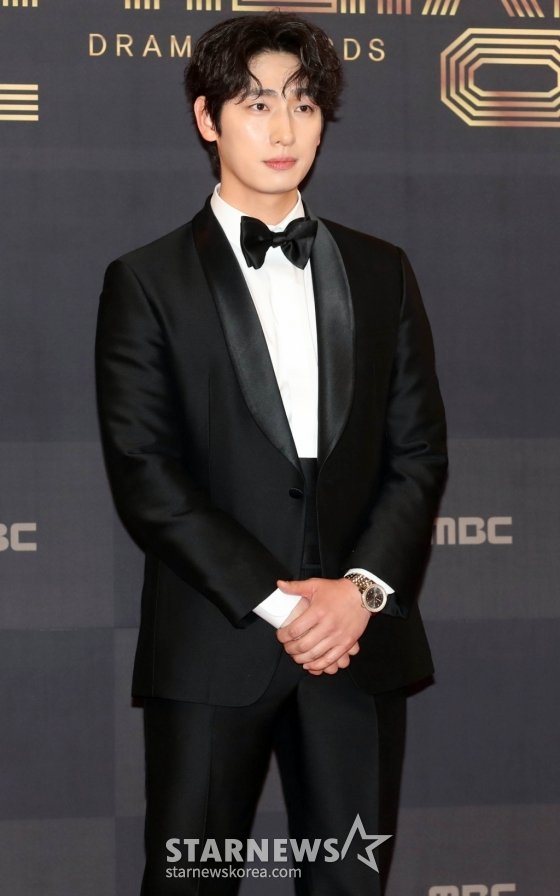 윤박 '축제 즐기다 갈게요'[★포토] : 네이트 뉴스