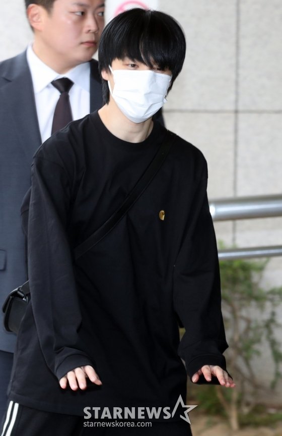 BTS 지민 '양손으로 뽀짝! 귀여운 인사'[★포토] | 네이트 연예