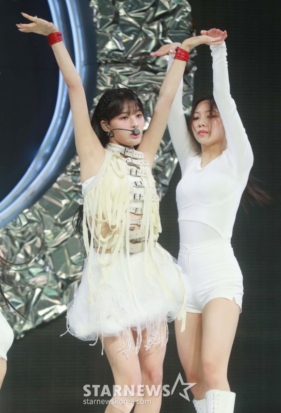 지니 '완벽한 데뷔 무대'[★포토] : 네이트 연예
