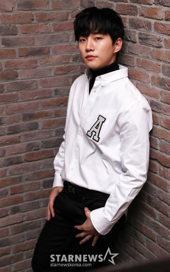 2PM 준호, 스타랭킹 男 아이돌 3위…킹준호 전성시대 : 네이트 연예