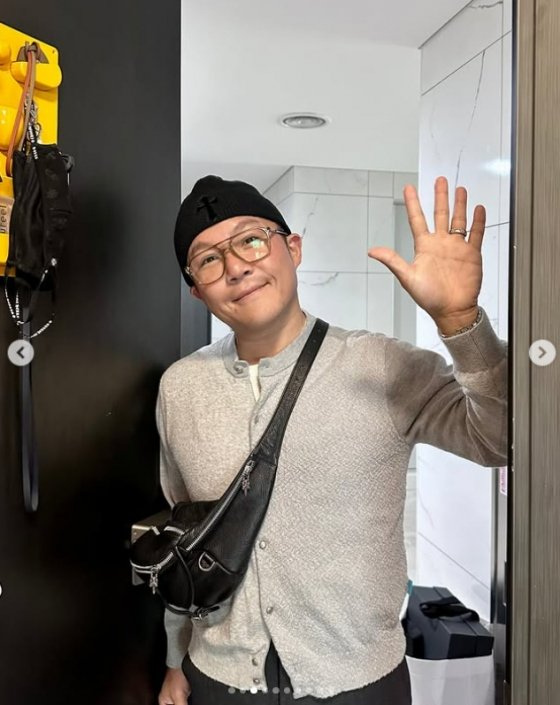 조세호, '♥슈퍼모델 출신 아내'와 연휴 근황…럭셔리 신혼집서 굿바이 인사 | 아이돌24시 : 네이트 연예