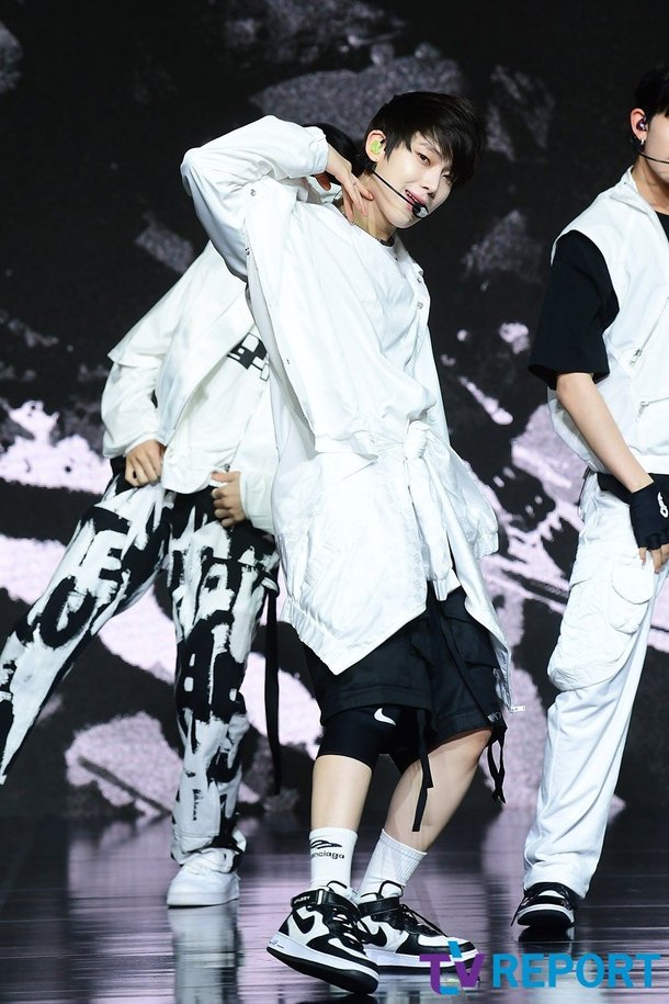 [T포토] 선우 '여심저격 무대' : 네이트 연예
